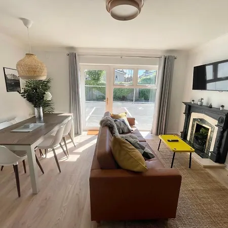 Modern And Spacious 2 - King Bed * Galway