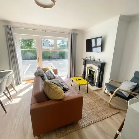 Modern And Spacious 2 - King Bed * Galway