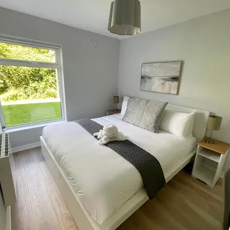 Lägenhet Modern And Spacious 2 - King Bed